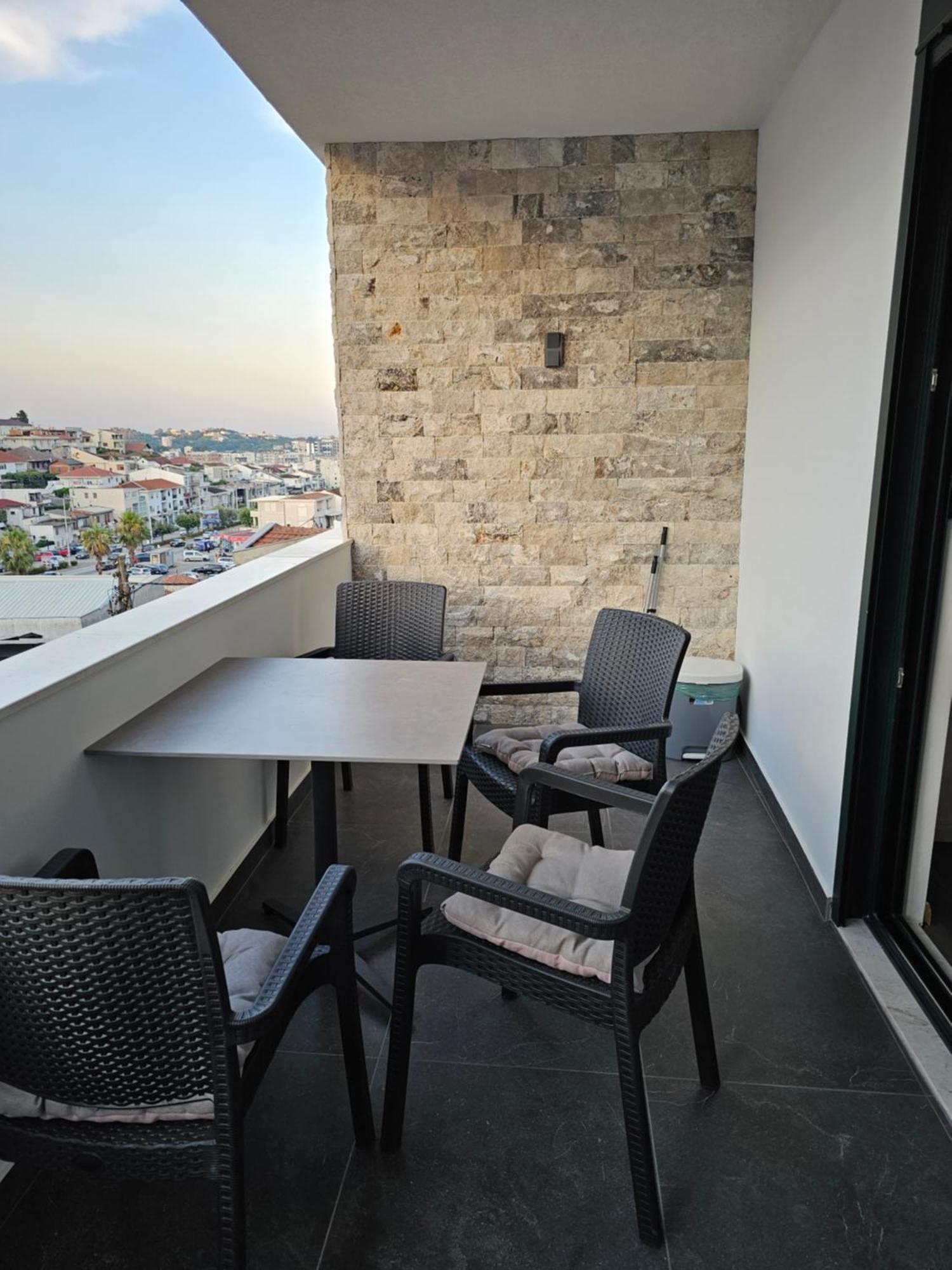 Apartments Ishmi In Center Of Ulcinj Ngoại thất bức ảnh